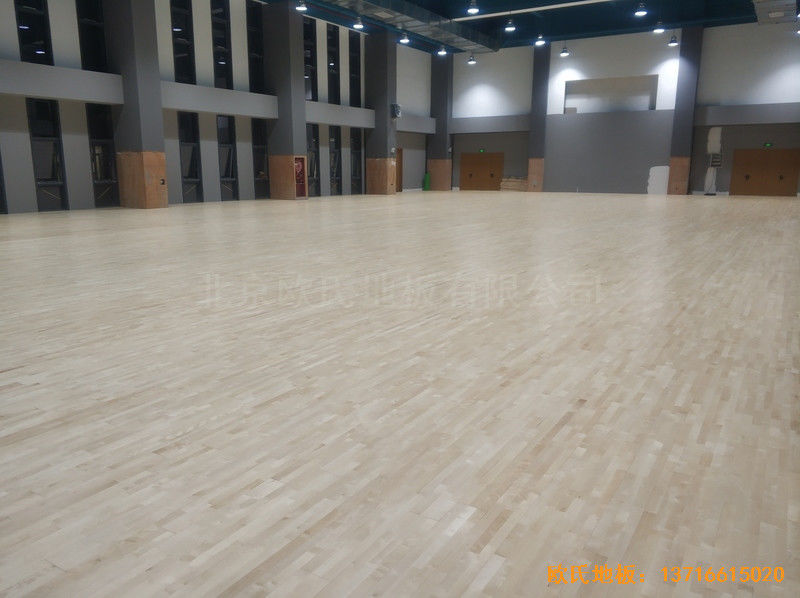江蘇鹽城金風科技籃球館體育木地板安裝案例3