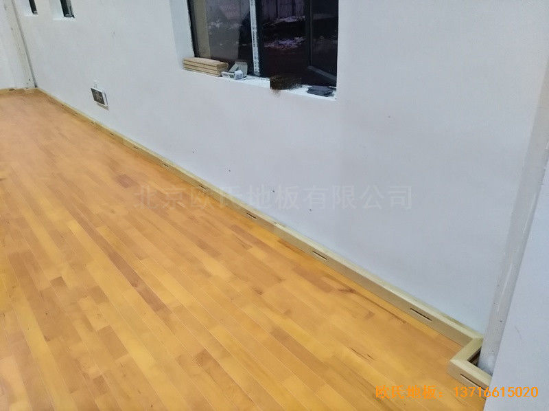江西鷹潭余江縣工業園區籃球館運動木地板鋪設案例2