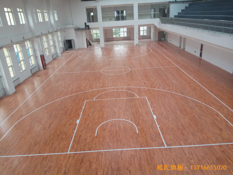 濟南中區十三中學籃球館體育地板安裝案例5
