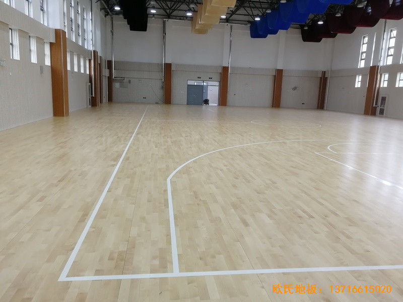 濟南錦繡城小學籃球館運動木地板鋪裝案例3