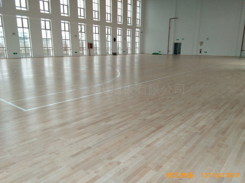 浙江溫嶺石橋頭中心小學籃球館運動木地板安裝案例2