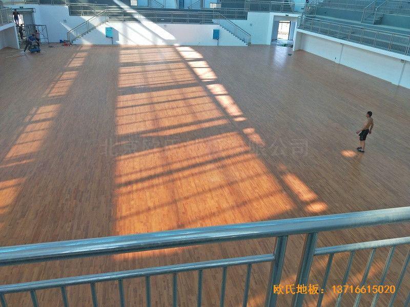 湖南辰溪實(shí)驗(yàn)學(xué)校籃球館體育木地板鋪裝案例3