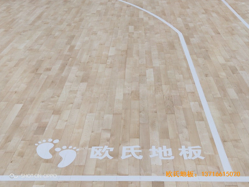 西寧世紀(jì)職業(yè)技術(shù)學(xué)?；@球館運動地板鋪設(shè)案例4