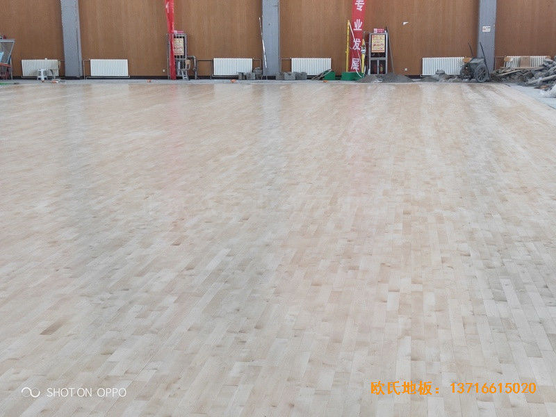 西寧世紀(jì)職業(yè)技術(shù)學(xué)?；@球館運動地板鋪設(shè)案例5