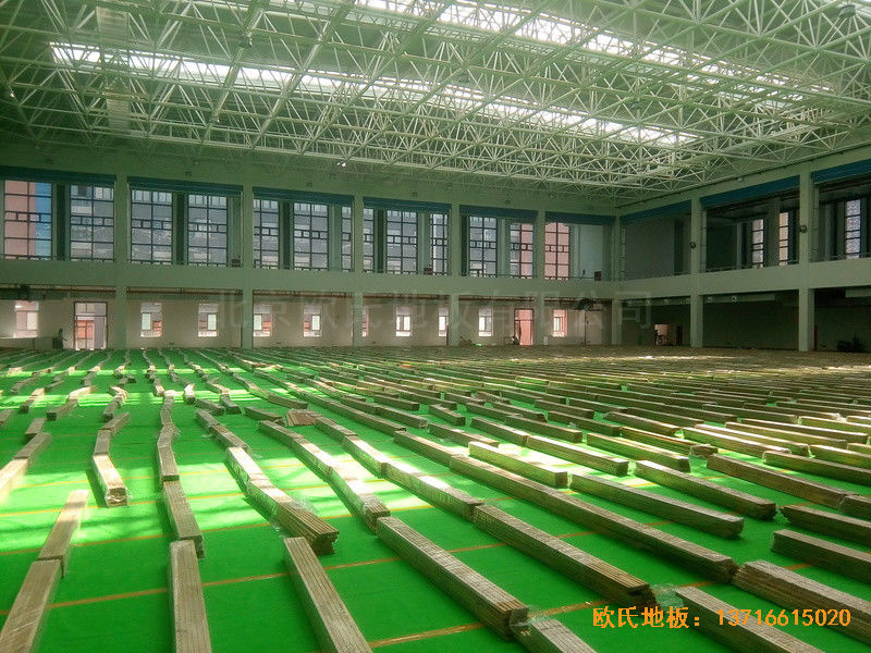 陜西安康職業技術學院籃球館體育地板鋪裝案例1