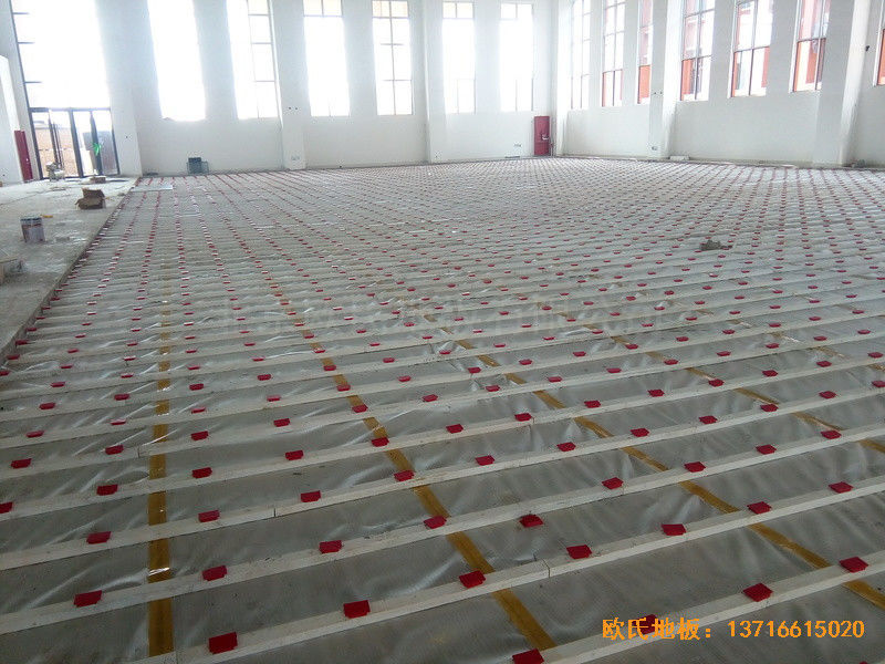 山東濟南歷城區雪山小學籃球館體育木地板鋪設案例1