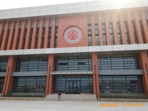 山東濟南長清山東管理學(xué)院籃球館運動