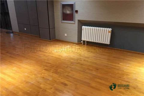 22mm厚籃球場(chǎng)木地板較好的