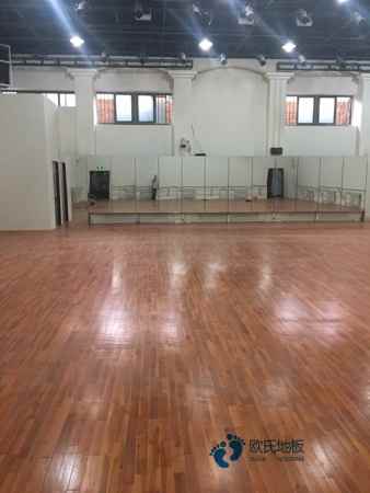 學?；@球館地板使用說明2