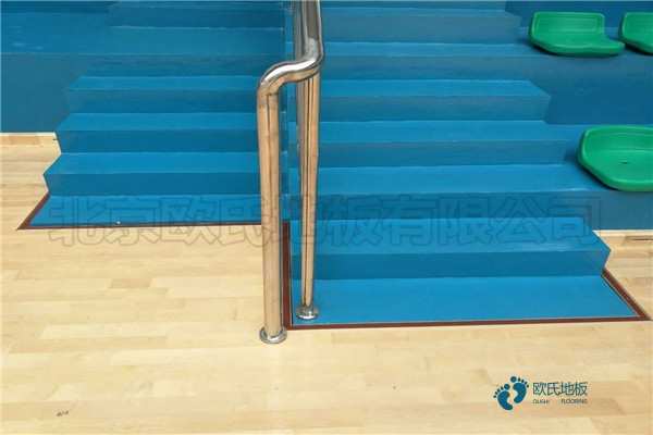 學(xué)校籃球木地板減震技術(shù)3